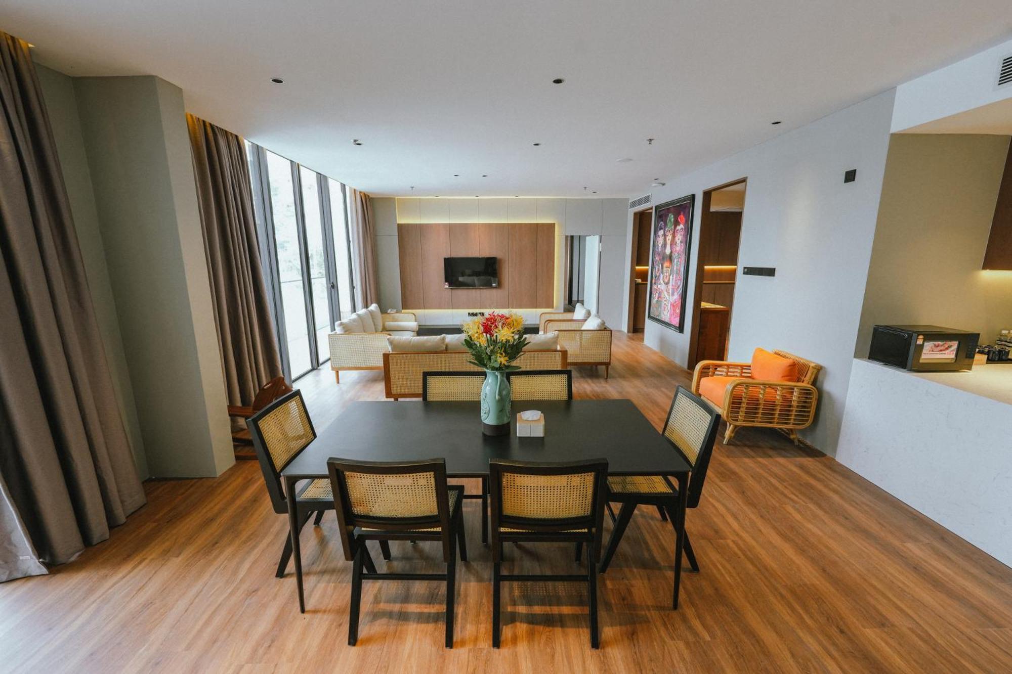 Roxy Beach Resort Sematan Dış mekan fotoğraf