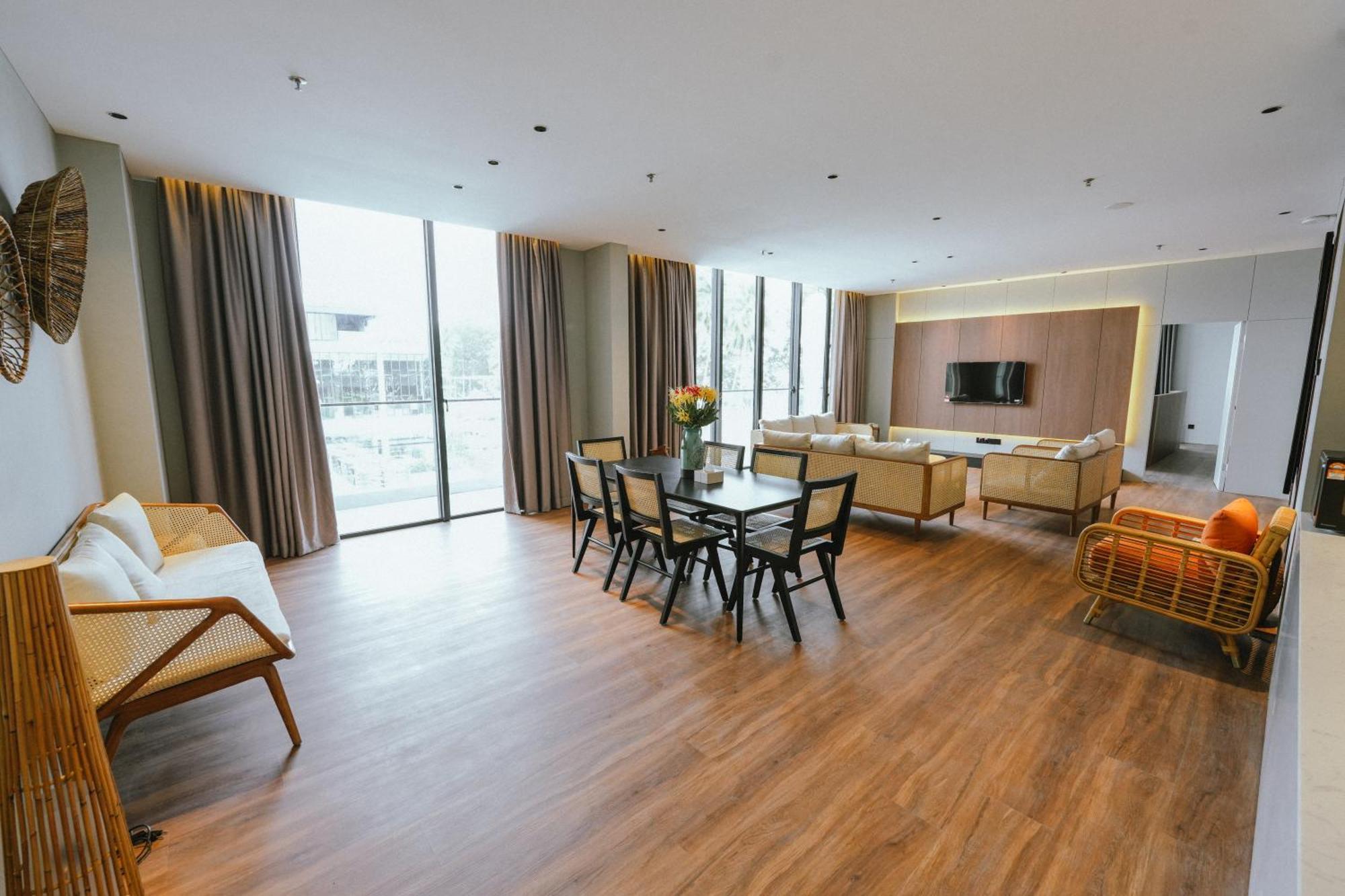 Roxy Beach Resort Sematan Dış mekan fotoğraf