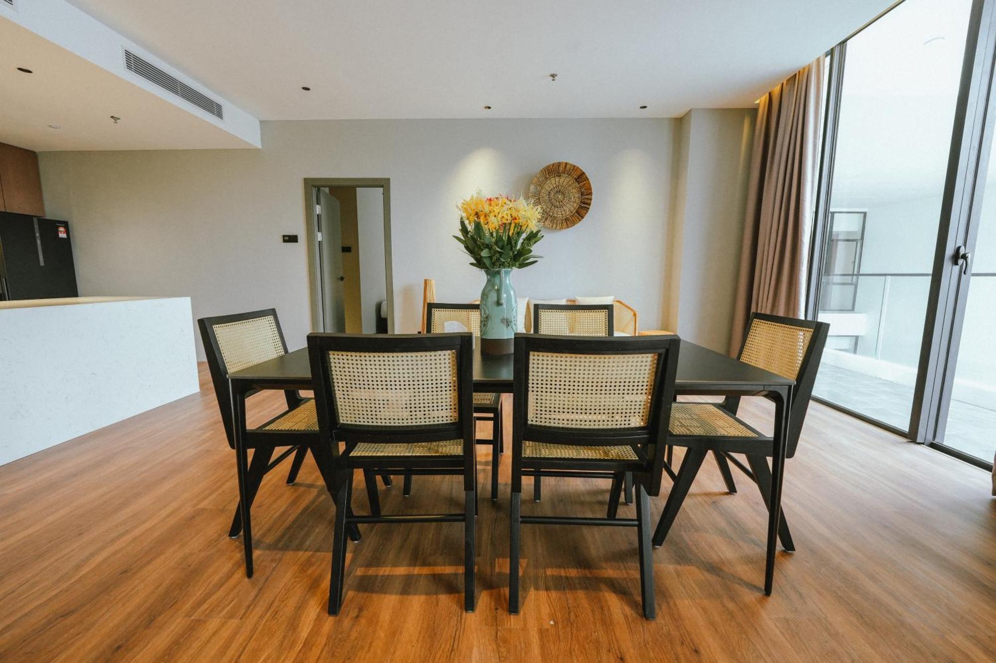 Roxy Beach Resort Sematan Dış mekan fotoğraf