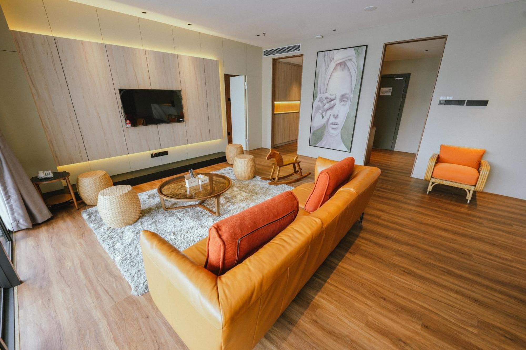 Roxy Beach Resort Sematan Dış mekan fotoğraf