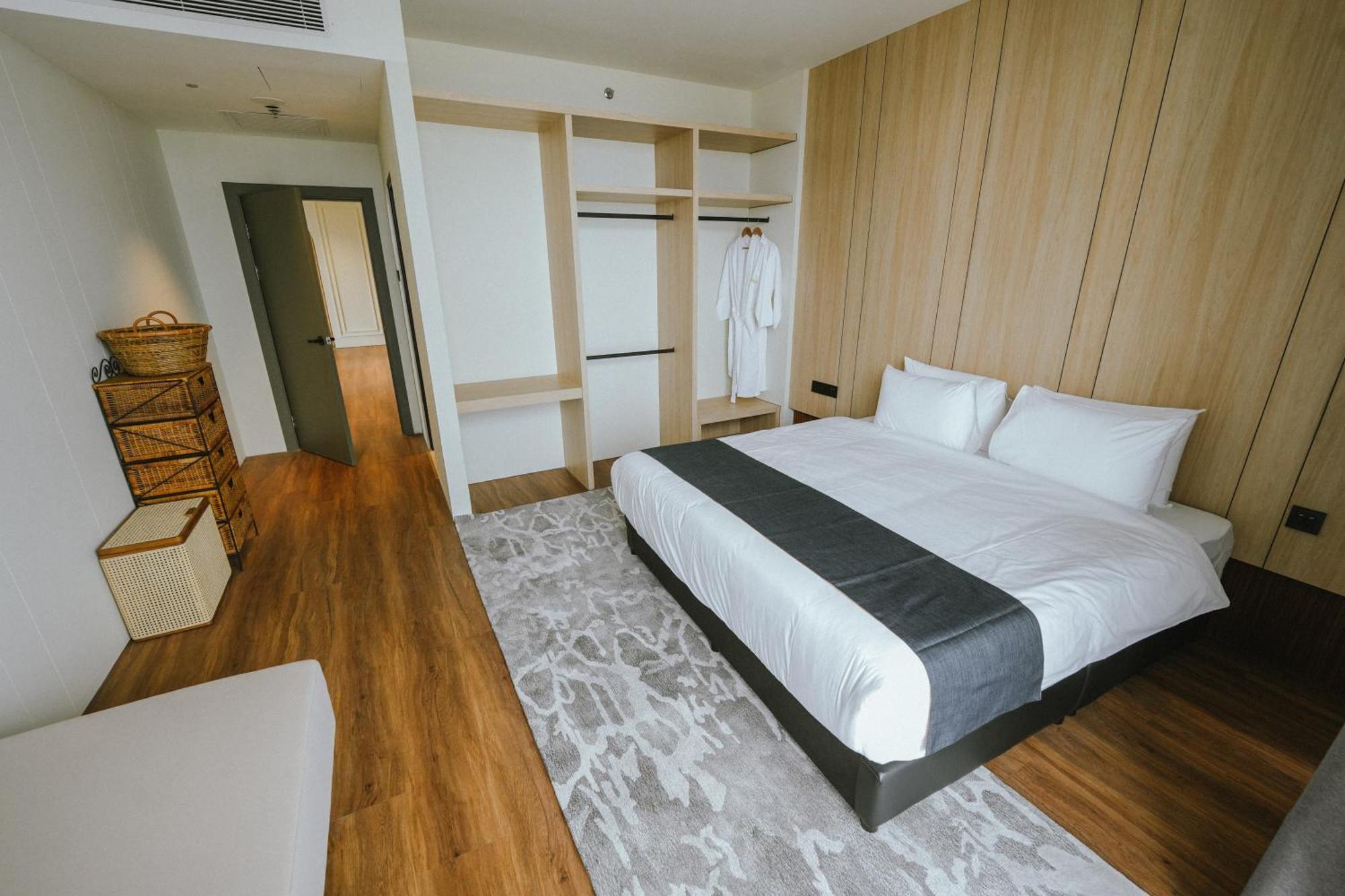 Roxy Beach Resort Sematan Dış mekan fotoğraf